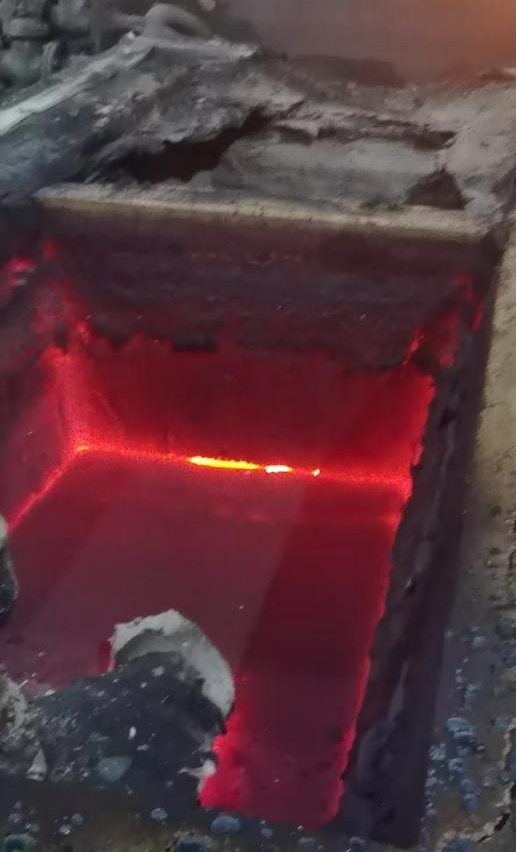 为提高浇注质量联合荣大在连铸中间包挡渣墙的创新研究可圈可点(图1) 为提高浇注质量联合荣大在连铸中间包挡渣墙的创新研究可圈可点(图1)